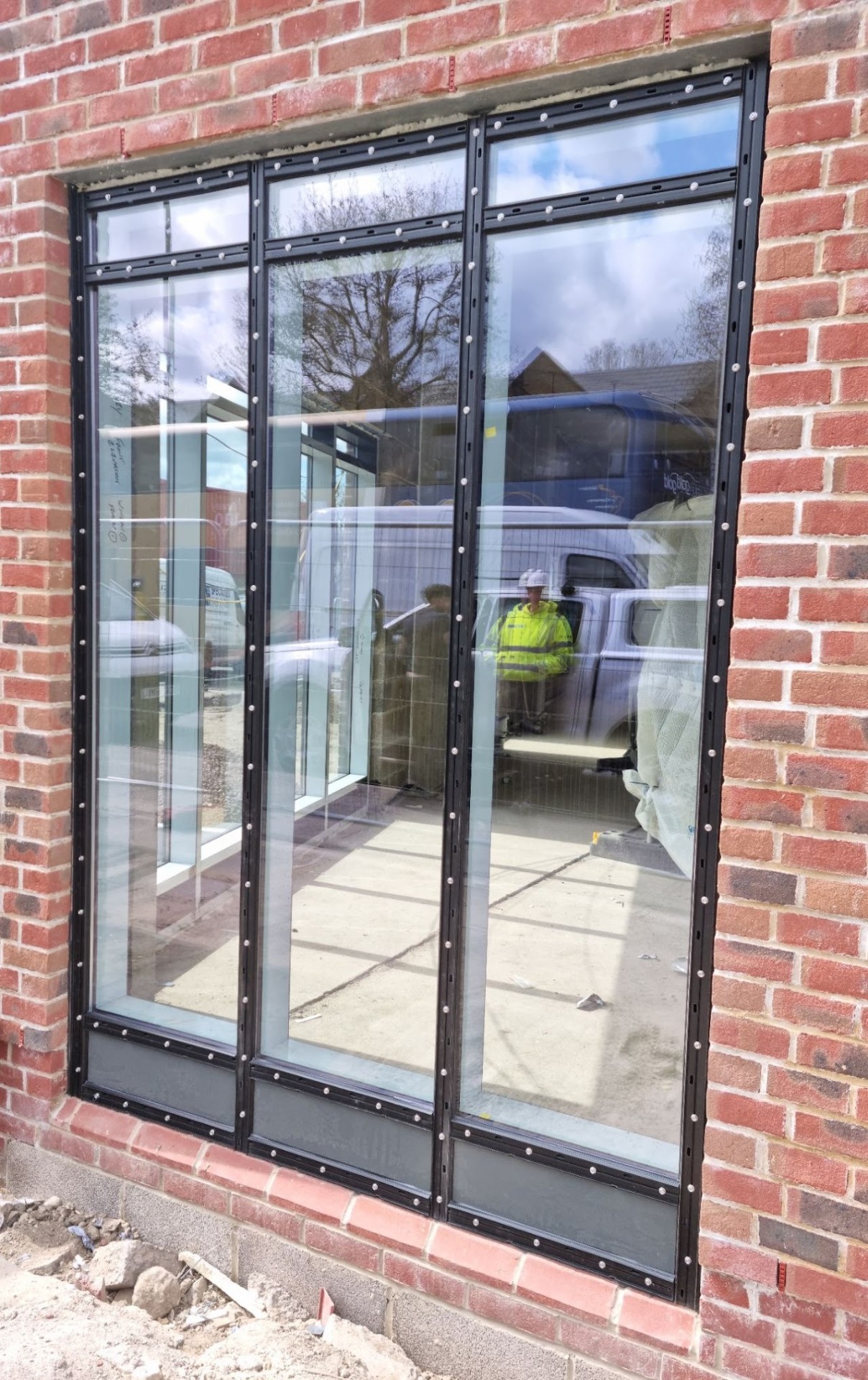 Automatic swing door entrance with safety sensors